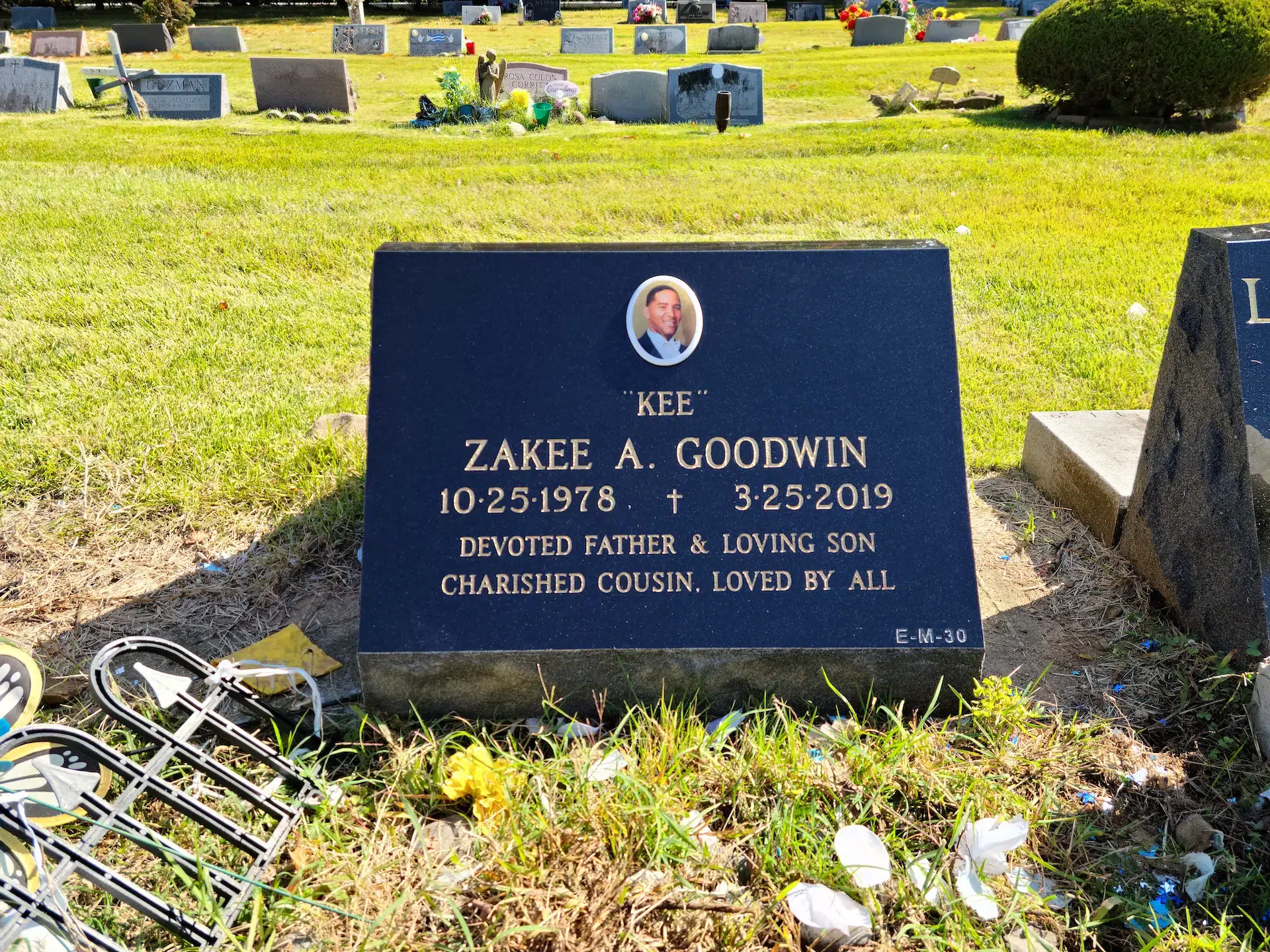 Granite Custom Monument hand-carved by NJ Monument Studio in NJ — image 3